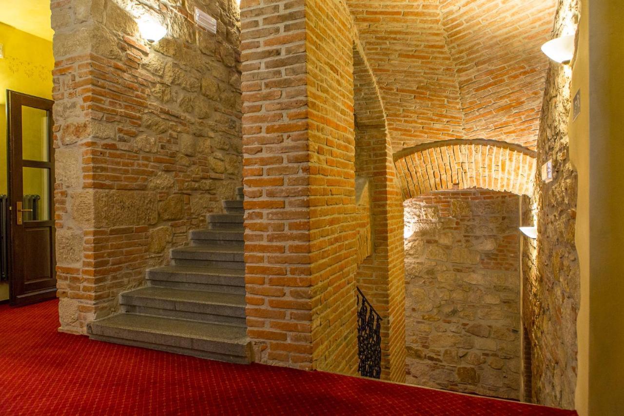 Hotel Rous بلزن المظهر الخارجي الصورة