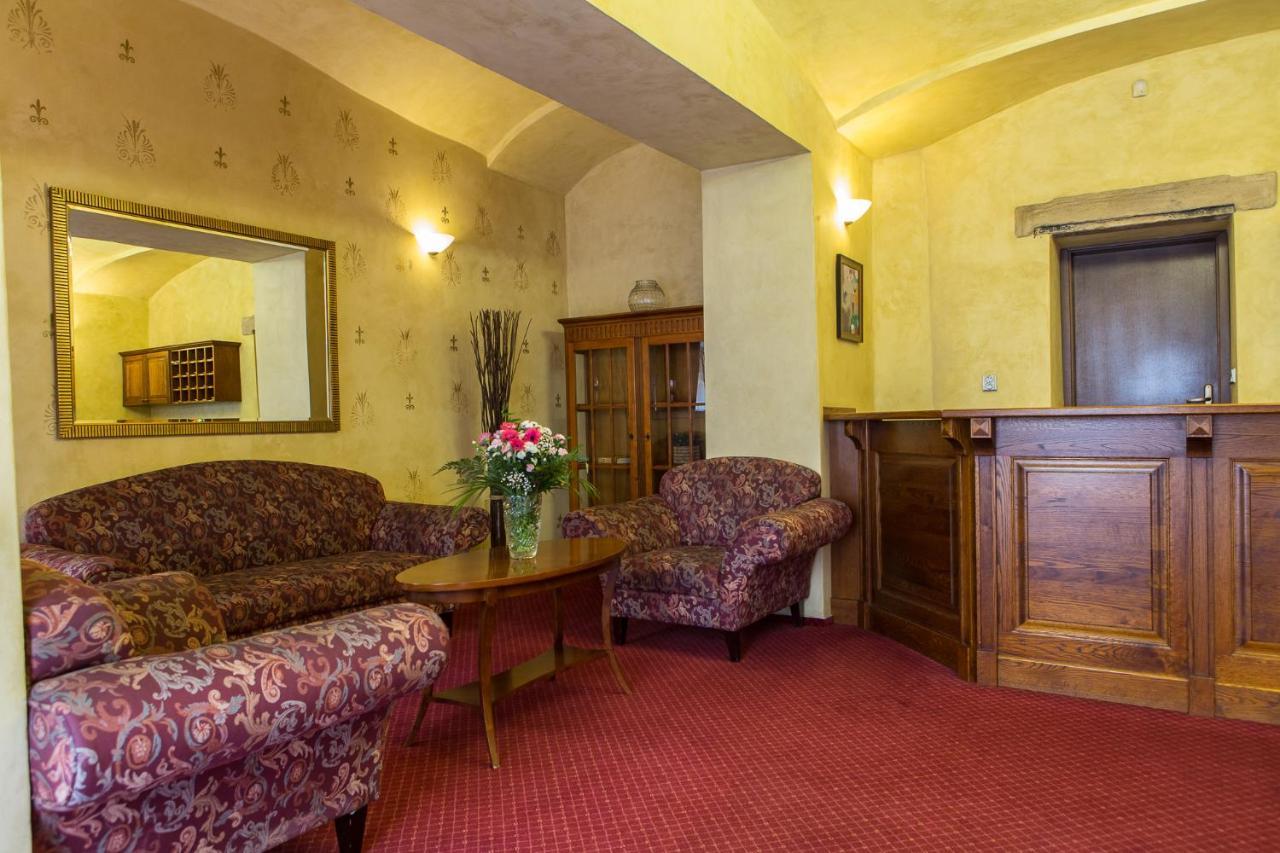 Hotel Rous بلزن المظهر الخارجي الصورة