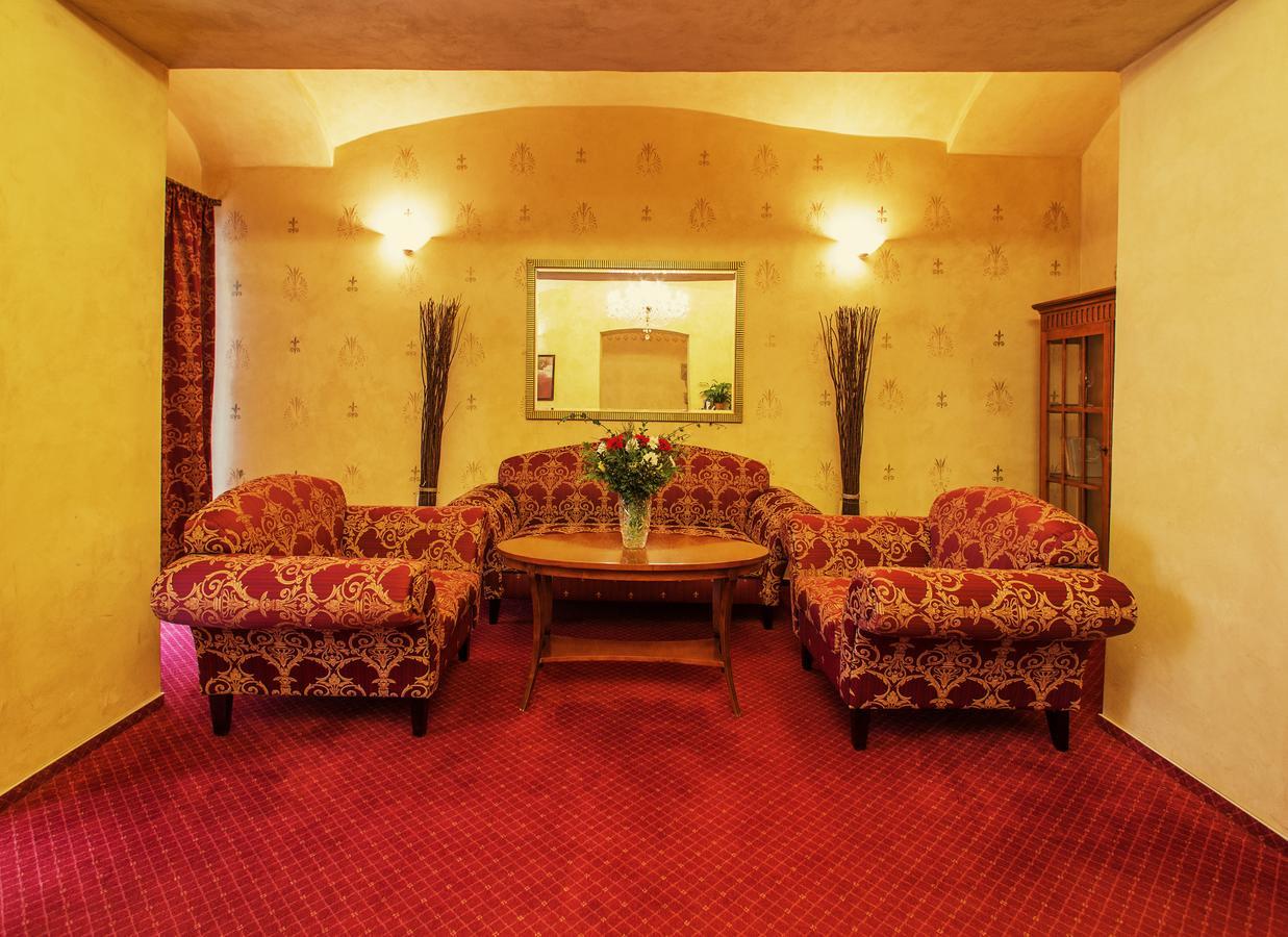 Hotel Rous بلزن المظهر الخارجي الصورة